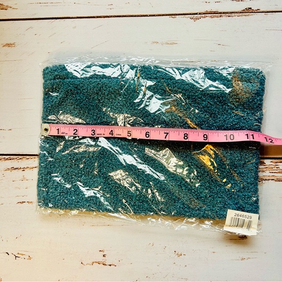 💥Ulta Beauty | Teal Shag Fleece Cosmetics Pouch 💥 - Picture 4 of 9